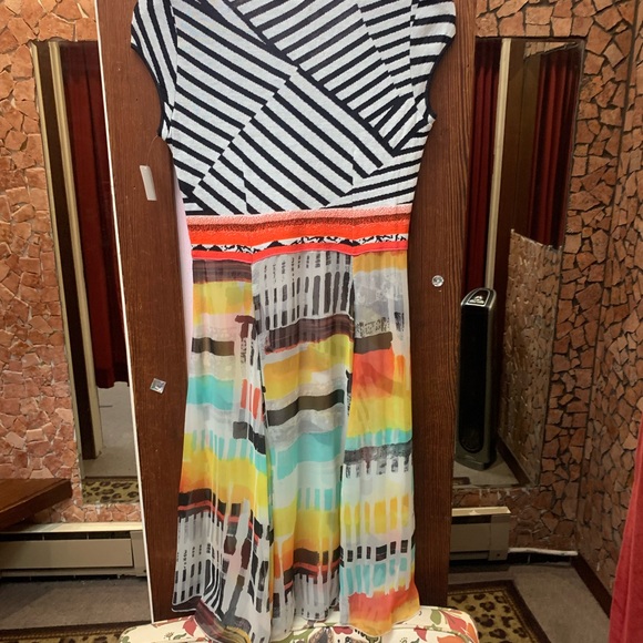 Striped and Multicolor Dress - Picture 8 of 9